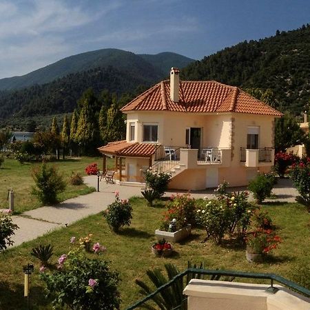 Sungate Beach Roviés Rom bilde