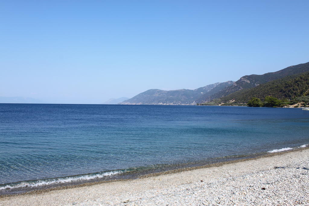 Sungate Beach Roviés Rom bilde