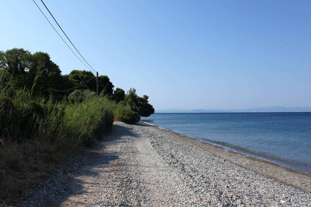Sungate Beach Roviés Rom bilde
